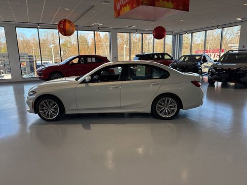 Used 2023 BMW 330i xDrive Sedan w/ Driving Assistance Package image 9