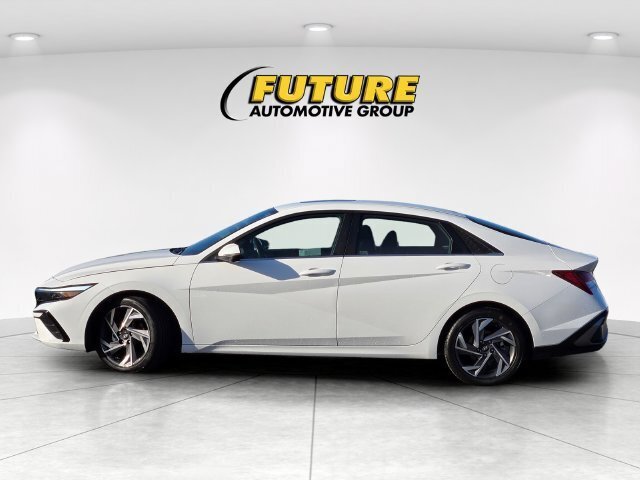 Used 2024 Hyundai Elantra Limited FWD image 9