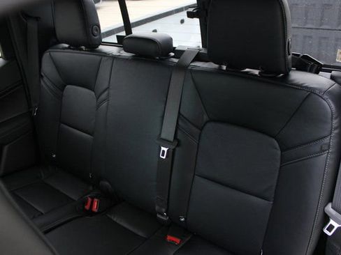 New 2025 GMC Canyon Elevation w/ Convenience Package image 30