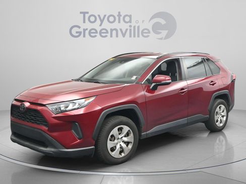 Used 2021 Toyota RAV4 LE image 1