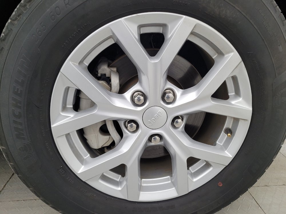 Used 2023 Jeep Grand Cherokee Limited RWD image 31