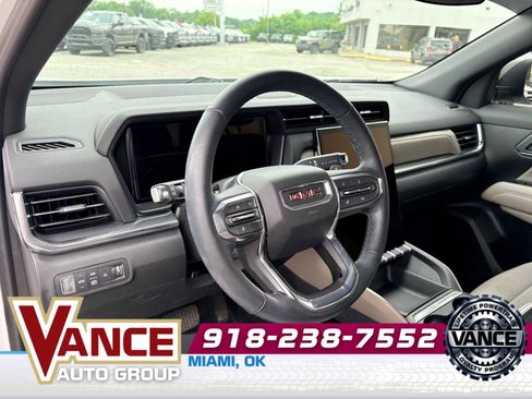 Used 2025 GMC Terrain Elevation w/ Black Edition AWD/4WD image 13