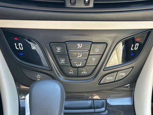 Certified 2019 Buick Envision Essence AWD/4WD image 19