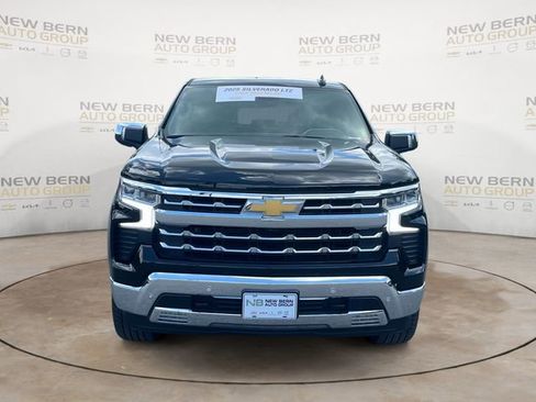 Used 2025 Chevrolet Silverado 1500 LTZ AWD/4WD image 8