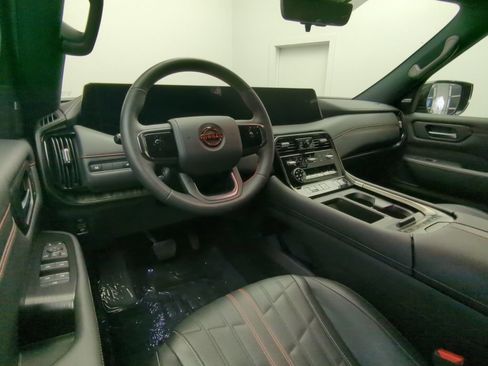 Used 2025 Nissan Armada PRO-4X AWD/4WD image 25