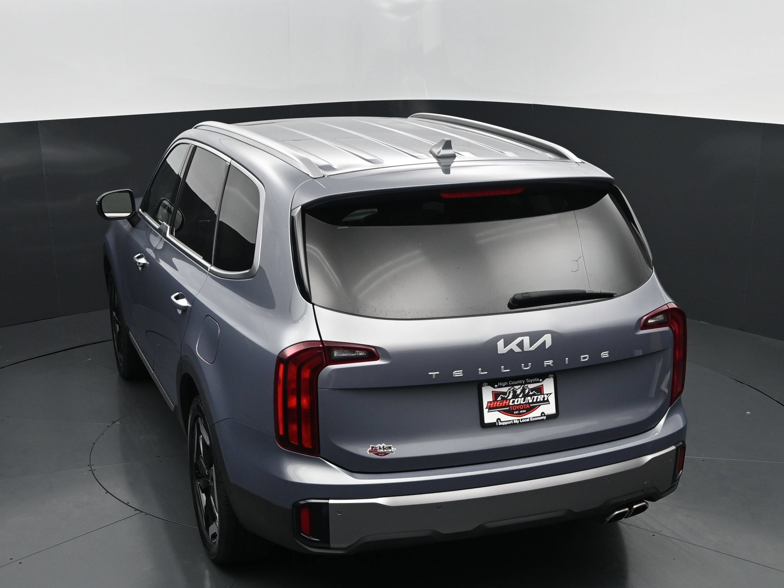 Used 2025 Kia Telluride S FWD image 31