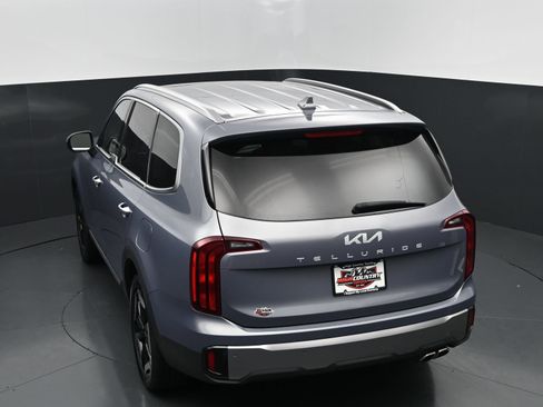 Used 2025 Kia Telluride S FWD image 31