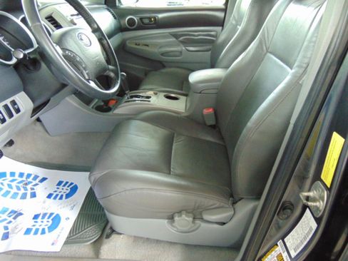 Used 2010 Toyota Tacoma 4x4 Double Cab w/ TRD Sport Pkg image 20