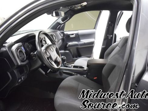 Used 2019 Toyota Tacoma SR5 image 9