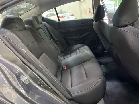 Used 2024 Nissan Altima 2.5 SV FWD image 25