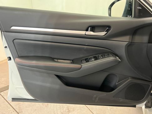 New 2026 Nissan Altima 2.5 SR image 14