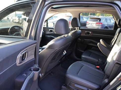 Certified 2023 Kia Sorento X-Line EX AWD/4WD image 16