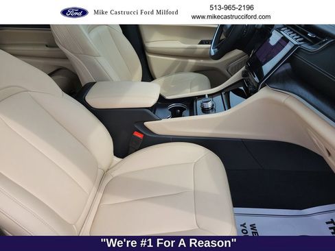 Used 2025 Jeep Grand Cherokee L Limited w/ Black Appearance Package AWD/4WD image 26