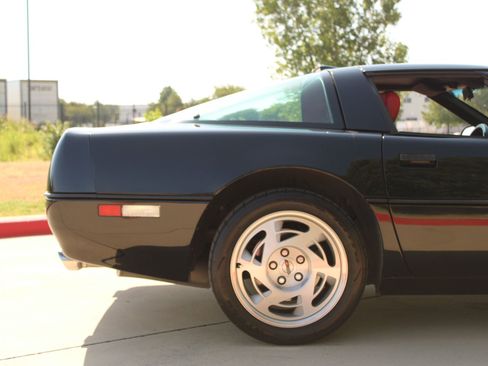 Used 1990 Chevrolet Corvette ZR-1 RWD image 31