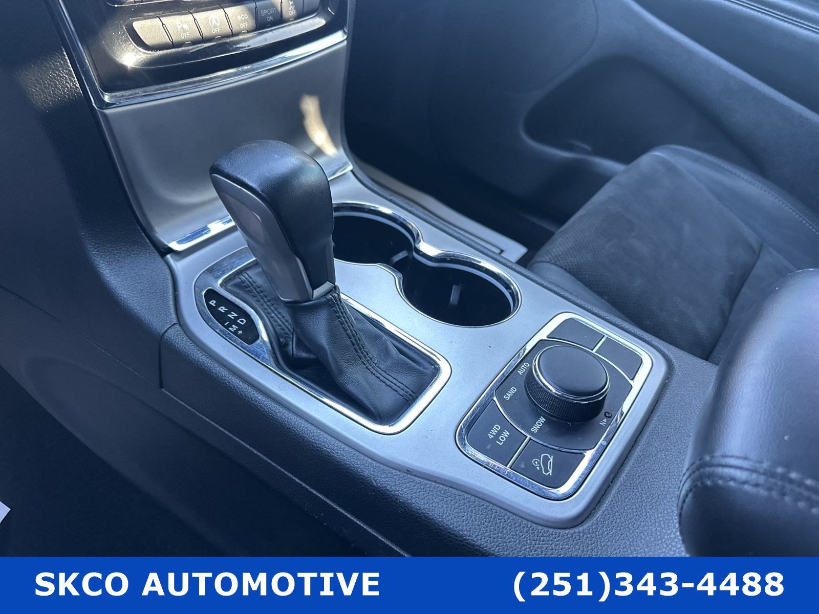 Used 2022 Jeep Grand Cherokee Laredo X AWD/4WD image 23