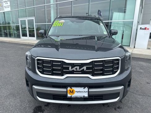 Certified 2023 Kia Telluride S w/ S Sunroof Package AWD/4WD image 3