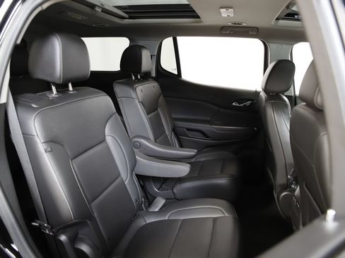 Used 2022 GMC Acadia SLT w/ Elevation Edition AWD/4WD image 9