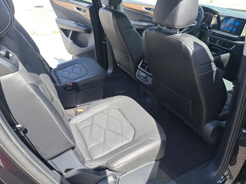 Used 2024 Volkswagen Atlas SE FWD image 11