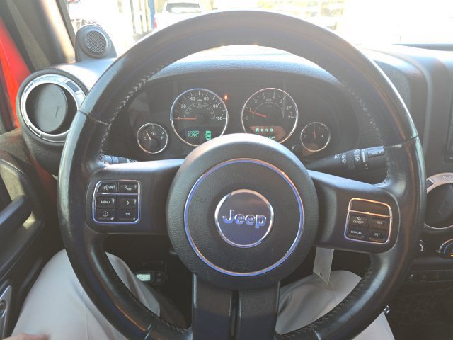 Used 2014 Jeep Wrangler Unlimited Rubicon w/ Dual Top Group AWD/4WD image 18