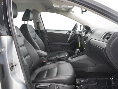 Used 2014 Volkswagen Jetta SE FWD image 11