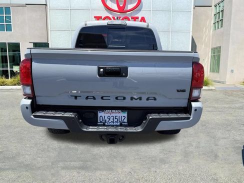 Used 2019 Toyota Tacoma TRD Sport w/ Technology Package RWD image 6