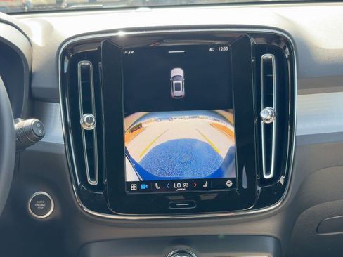 Certified 2024 Volvo XC40 B5 Core image 22