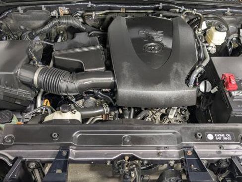 Used 2019 Toyota Tacoma TRD Sport RWD image 31