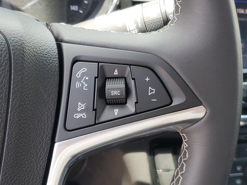 Used 2022 Buick Encore Preferred w/ Safety Package FWD image 22