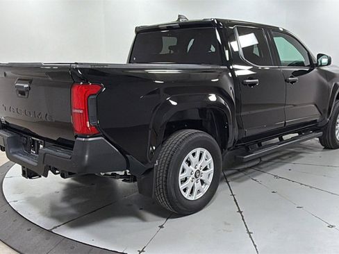 Used 2024 Toyota Tacoma SR image 5