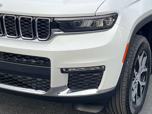 New 2025 Jeep Grand Cherokee L Limited w/ Luxury Tech Group II image 10