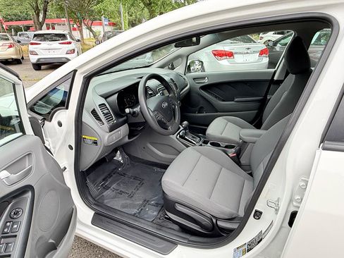 Used 2017 Kia Forte LX FWD image 12