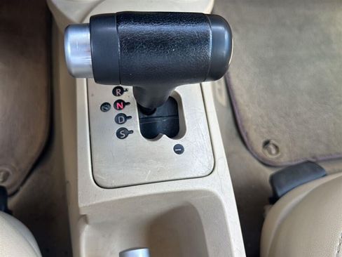 Used 2005 Volkswagen Beetle GLS FWD image 19