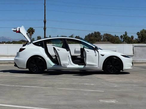 Used 2024 Tesla Model 3 Standard Range RWD image 28