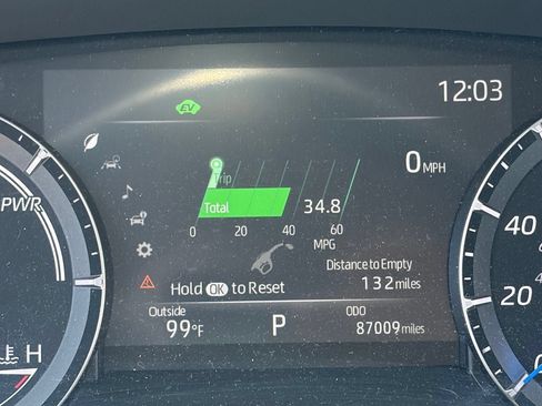 Used 2020 Toyota Highlander XLE FWD image 14