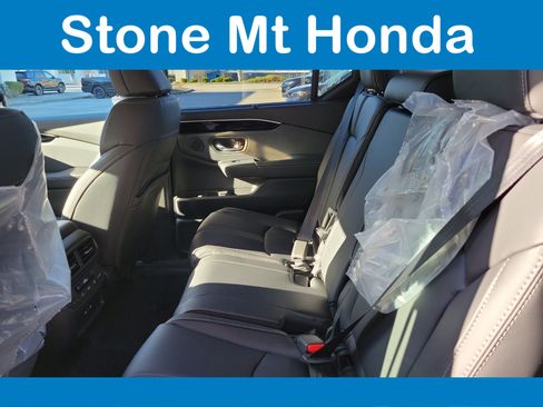 New 2025 Honda Pilot EX-L image 8