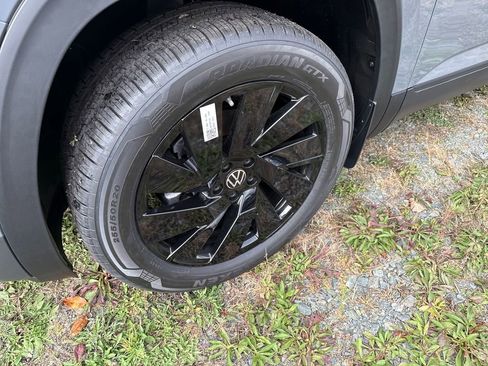 New 2026 Volkswagen Atlas SE image 2