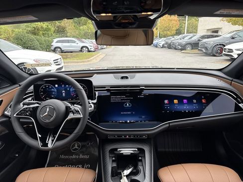 New 2026 Mercedes-Benz E 350 4MATIC Sedan image 21