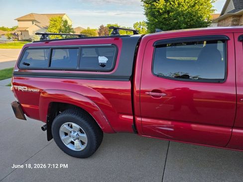 Used 2015 Toyota Tacoma 4x4 Double Cab w/ TRD Sport Package image 11