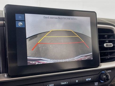 Used 2025 Hyundai Venue SEL FWD image 10