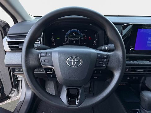 Used 2025 Toyota Camry LE w/ Convenience Package image 25