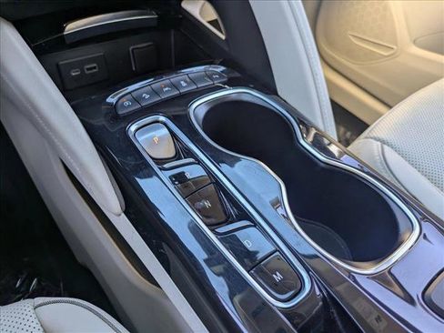 Used 2023 Buick Envision Essence image 11