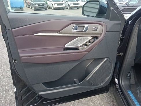 New 2026 Ford Explorer Platinum image 11