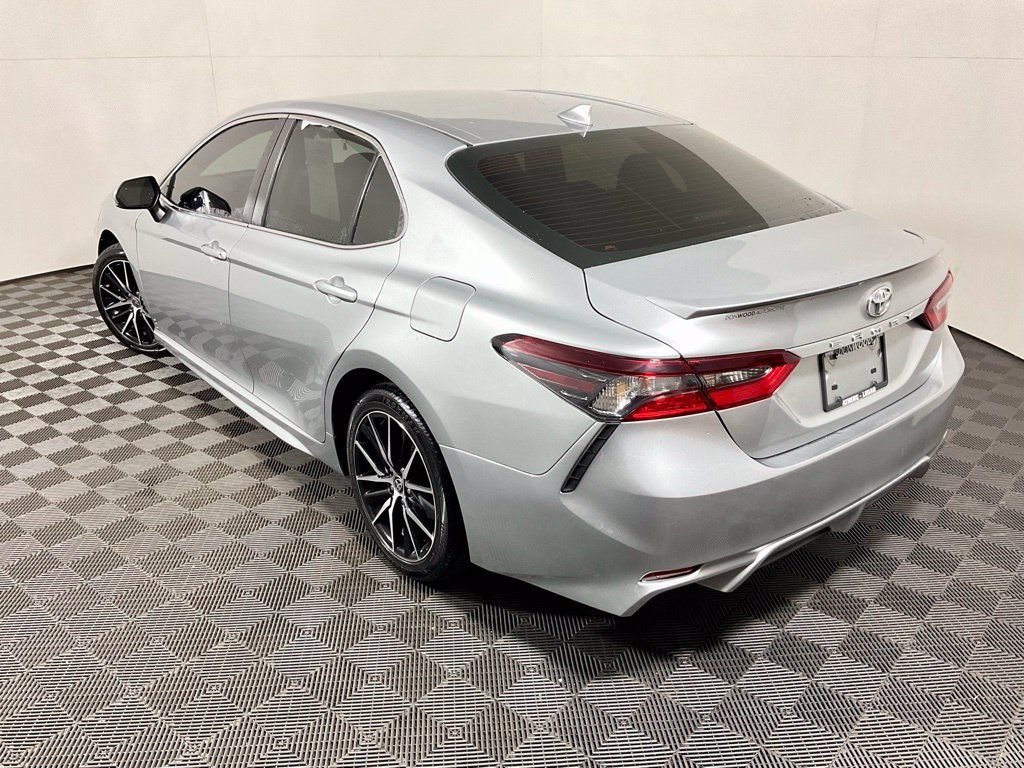 Used 2021 Toyota Camry SE FWD image 11