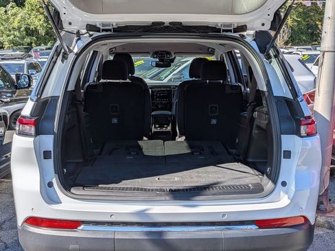 Used 2024 Jeep Grand Cherokee L Laredo image 7