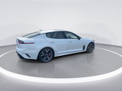 Used 2018 Kia Stinger GT1 image 9