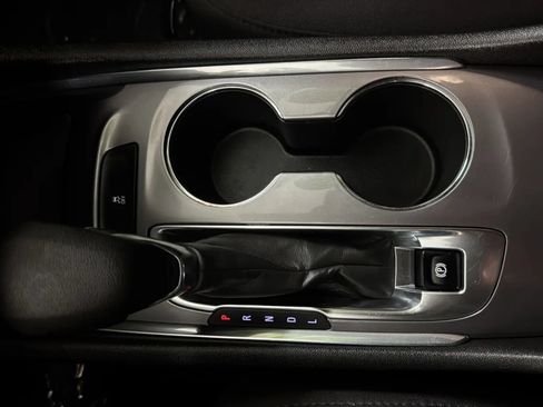 Used 2022 Chevrolet Malibu LT FWD image 12