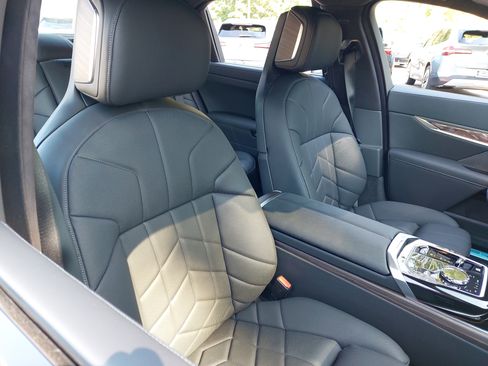 New 2025 BMW 760i xDrive w/ Executive Package AWD/4WD image 10