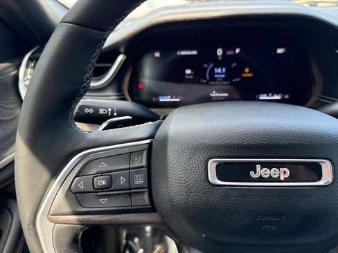 Used 2024 Jeep Grand Cherokee L Limited w/ Luxury Tech Group II AWD/4WD image 30
