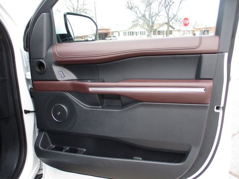 Used 2024 Ford Expedition Max Limited image 29