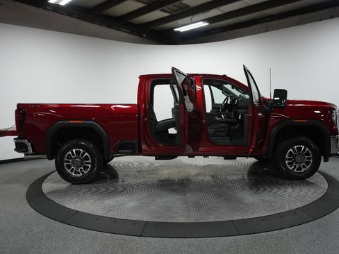 New 2026 GMC Sierra 2500 SLT w/ SLT Convenience Package image 9